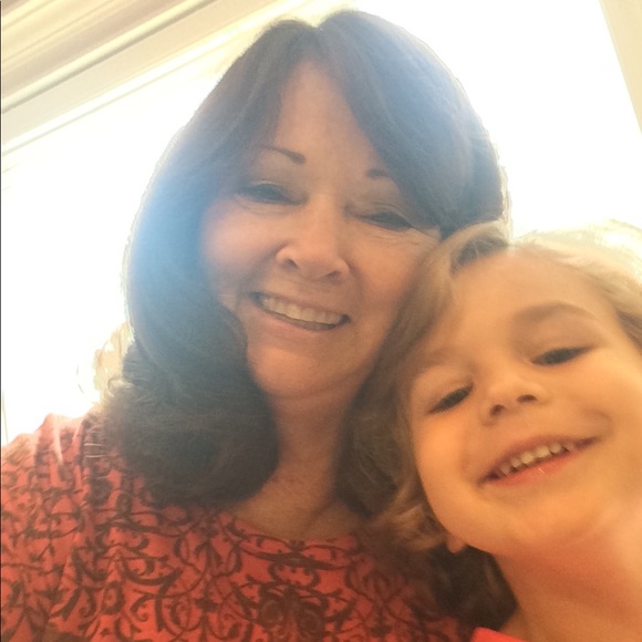 Meet your Posher, Debbie - Picture 5 of 10